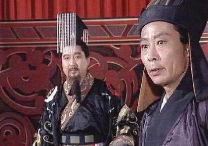 诸葛亮既然保不住魏延 为何没有杀掉太监黄皓呢