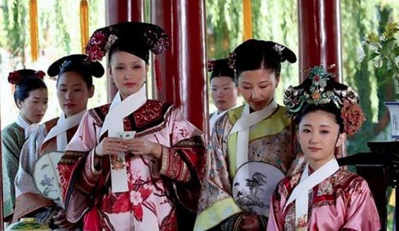 她打死一名宫女被贬,生了女儿后两个月便复位