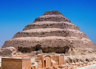 Djoser的阶梯金字塔：埃及最早的纪念金字塔