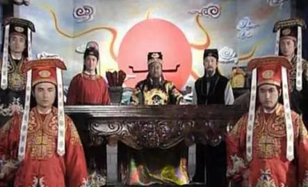 龙是皇帝的专属 那么包拯身上穿的到底是不是龙袍呢