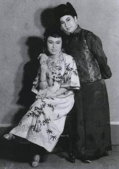 越剧界有"丑王"之称:贾灵凤的生平简介