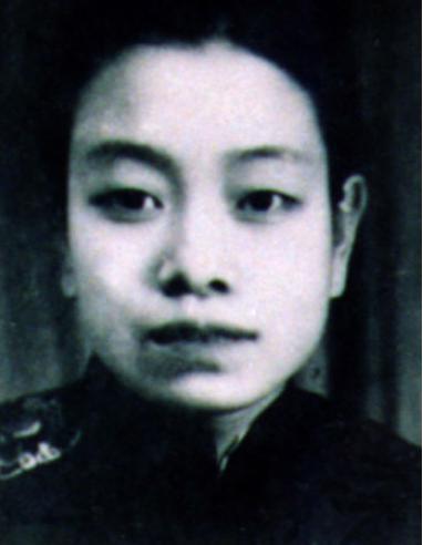 越剧界有"丑王"之称:贾灵凤的生平简介