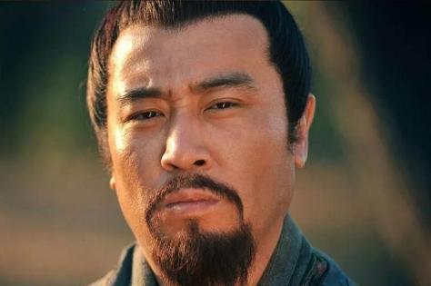 他比吕布背叛主子的次数还多,为何却还敢骂吕布为“三姓家奴”?