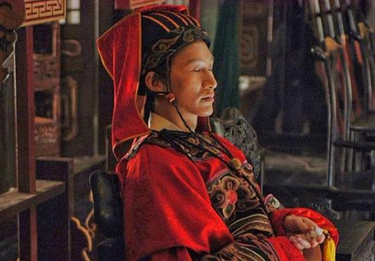 窦武、何进和宦官之间的争斗！窦武、何进为何斗不过宦官