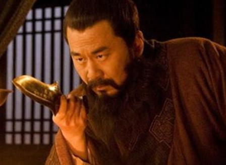 朱儁的实力那么的强大 为何他就是斗不过曹操呢