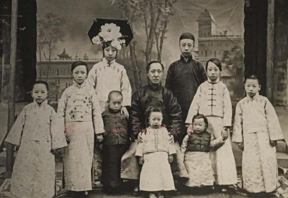 在清朝摄政王府生活史什么样子的