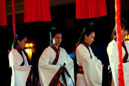 皇帝的生理启蒙老师在交完知识后 最后的命运是什么样的