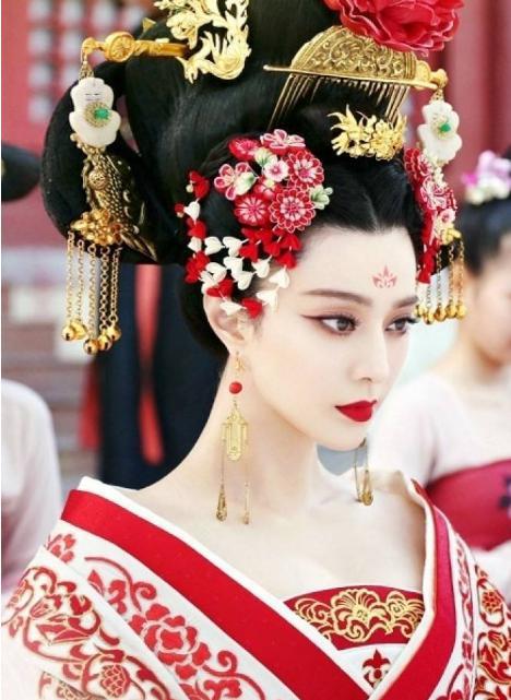 武则天为何多被描绘得很荒淫