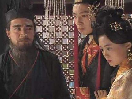 刘备遇见人就说是中山靖王刘胜之后 其中故意说漏了一个重大的隐情