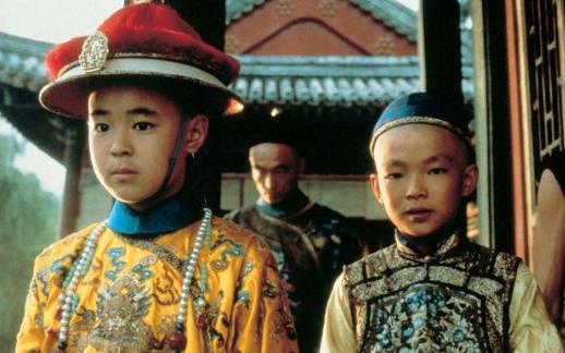 溥仪作为大清最后的皇帝，她的悲剧到底是谁造成的