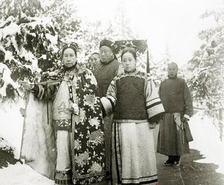 清末慈安太后暴死迷案，疑是慈禧太后下毒致死