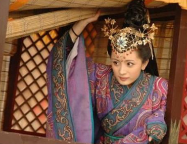 王昭君的事迹为何能流传于后世？她为何会远嫁匈奴？</span>
                      