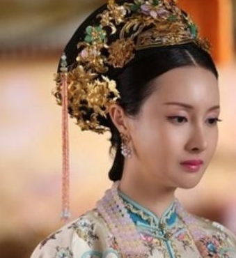 她为65岁的康熙生下一子，一生得宠</span>
                      