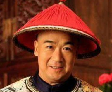 在清朝历史上和珅、刘墉和纪晓岚三人相比，谁拥有更大的权力？</span>
                      