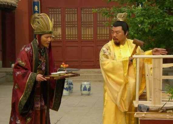 朱由校不爱江山的原因，和他卑微的童年有关吗？</span>
                      