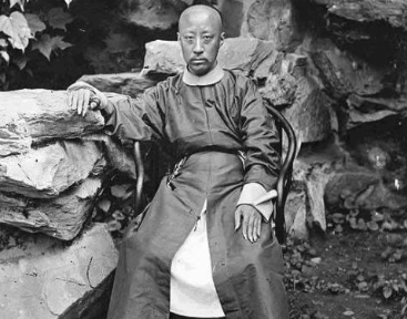 恭亲王奕䜣曾身处清末权力中心，他最后寿终正寝了吗？</span>
                      